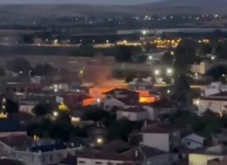 Φωτιά μέσα στα Φάρσαλα: Επιχείρησε η πυροσβεστική!