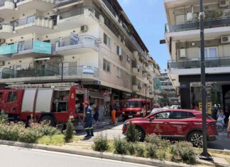Συναγερμός στην Λάρισα – Φωτιά σε διαμέρισμα πολυκατοικίας – Ένα άτομο ήταν μέσα