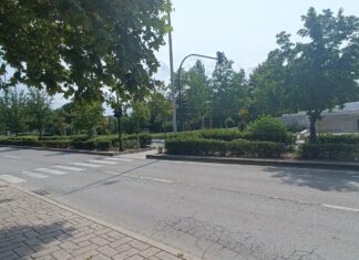 Λάρισα: Καταγγελία για επικίνδυνη οδήγηση κοντά στο Αλκαζάρ – «Παραλίγο να χτυπηθεί μητέρα με παιδί σε καρότσι»