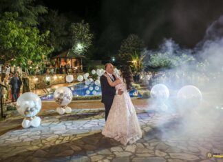 Με ιδιαίτερη λαμπρότητα ο γάμος του Λάμπρου Ζάρρα και της Αναστασίας Σερέτη στα Αμπελάκια (ΦΩΤΟ)