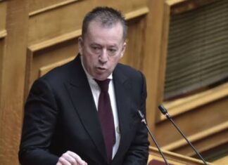 Κόκκαλης για εξωδικαστικό: «Καταργούνται δικαιώματα των οφειλετών και ανοίγει ο δρόμος για fast track εκτελέσεις»