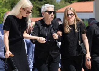 Οικογένεια, συγγενείς και φίλοι αποχαιρετούν τον Γιώργο Σουφλιά – Παρών ο Κυριάκος Μητσοτάκης (φωτο)
