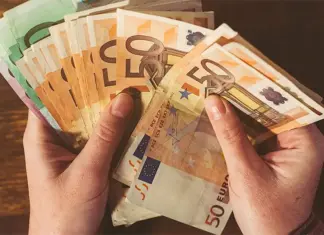 Λάρισα: Ταμίας έβαζε χέρι σε καταθέσεις συγγενών