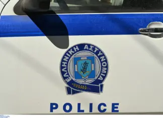 Σκαρφάλωσε στον 2ο όροφο για να κλέψει την γιαγιά του