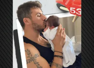 Ο Άκης Πετρετζίκης δημοσίευσε φωτογραφίες με τα παιδιά του: Να τα χαιρόμαστε, να τα βλέπουμε να μεγαλώνουν με πολλή αγάπη