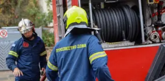 Πυροσβέστες δέχθηκαν επίθεση σε καταυλισμό Ρομά
