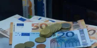 Επίδομα παιδιού: Ποσά και εισοδηματικά κριτήρια – Ιούνιο και Αύγουστο οι πληρωμές μέχρι 900 ευρώ
