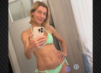 Η Ζέτα Δούκα ανέβασε φωτογραφία με μαγιό: Αυτό είναι το σώμα μου στα 52 χωρίς κανένα φίλτρο και καμία επεξεργασία