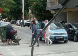 Τροχαίο στην πόλη – Δίκυκλο συγκρούστηκε με αυτοκίνητο – Δείτε φωτογραφίες!