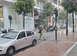 Καιρός – Ανατροπή από το Σάββατο: Πτώση της θερμοκρασίας και καταιγίδες σε πολλές περιοχές