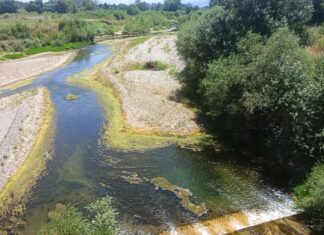 Αποκαρδιωτικές οι εικόνες από τον Πηνειό: Εμφανής η πτώση της ροής του, δείτε εικόνες