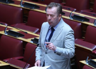 Εκτός Βουλής και ο Βασίλης Κόκκαλης: Τι αναφέρει στην επιστολή του
