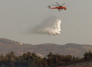 Στο πόδι η Πυροσβεστική για μεγάλη φωτιά έξω από την Λάρισα – Επιχείρηση και με ελικόπτερα
