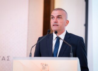 Θ. Μαμάκος: «Η Λάρισα κάνει βήματα με σχέδιο, συνέπεια και σεβασμό στην κοινωνία» – Βραβείο και πιστοποίηση CRI Pass στον Δήμο Λαρισαων (φώτο)