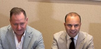 ΑΕΛ: Παρουσιάστηκε με κάθε επισημότητα ο Ζήσης Στυλιανός – Στο πλευρό του ο Αχιλλέας Νταβέλης (φώτο και βίντεο)
