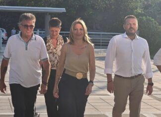 Με μέλη και φίλους του κινήματός της συναντήθηκε στη Λάρισα η Μαρία Καρυστιανού – ΦΩΤΟ