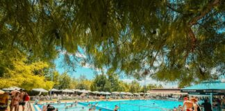 Λάρισα: Κυριακή με δροσιά, χαλάρωση και ατελείωτες βουτιές στο Pisina Summer Coffee Bar