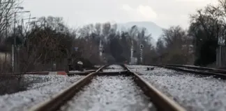 Διακοπή κυκλοφορίας των τρένων στο τμήμα Λάρισα – Ραψάνη λόγω φωτιάς στην περιοχή