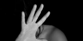 «Θα σε κλείσω μέσα ισόβια» – Απείλησε εκ νέου την σύντροφο του μέσα στην δικαστική αίθουσα