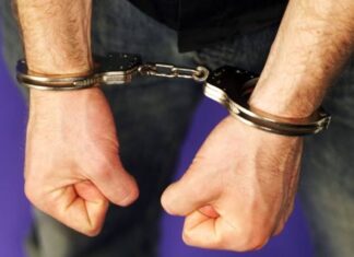 Φαρσαλινός πιάστηκε με ξίφος και χασίς στο σπίτι – Τι αναφέρει η αστυνομία
