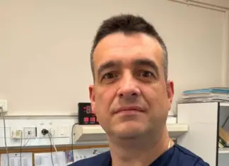 Στάθης Κουλούρης: «Όταν διαγνώσθηκα με κακοήθη όγκο στο πόδι, αποφάσισα να γίνω γιατρός» – Ο καρδιολόγος που έδωσε μάχη για να σωθεί ο 4χρονος