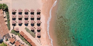 Οι ξαπλώστρες μπήκαν… στη σειρά: Τα drones και οι εφαρμογές «καθαρίζουν» τις παραλίες, οι περιοχές που έγιναν οι περισσότερες καταγγελίες