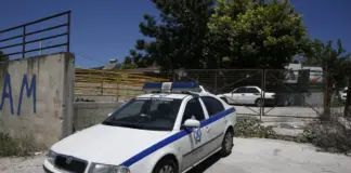 Μεθυσμένος εισέβαλε με αυτοκίνητο σε στρατόπεδο – Από τύχη γλίτωσαν στελέχη της μονάδας