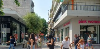 Επιστροφή στο κανονικό ωράριο για τα καταστήματα της Λάρισας – Τέλος τα κλειστά Σάββατα (φωτογραφίες)