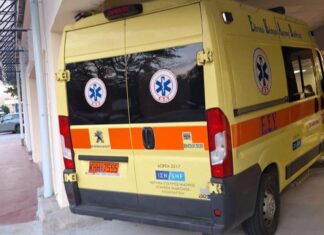 Λάρισα: Ανακαινίστηκαν τα Επείγοντα του Γενικού Νοσοκομείου, αλλά «σφήνωσαν» ασθενοφόρα στην είσοδο