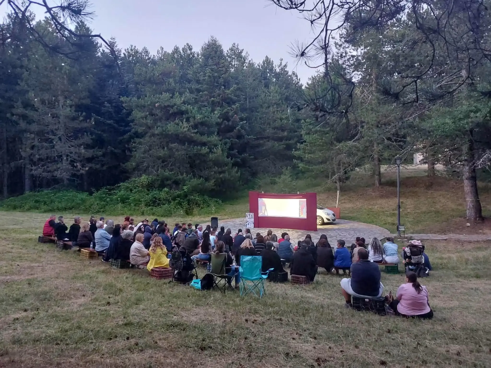 Καλλιπεύκη: Με μεγάλη επιτυχία η παράσταση Καραγκιόζη στην Πατωμένη – Πλήθος κόσμου και παιδικά χαμόγελα 7 Καλλιπεύκη: Με μεγάλη επιτυχία η παράσταση Καραγκιόζη στην Πατωμένη – Πλήθος κόσμου και παιδικά χαμόγελα