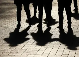 Λάρισα: Λήστεψαν και χτύπησαν ανήλικο σε υπόγεια διάβαση