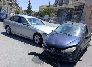 Τροχαίο στη Λάρισα: Σύγκρουση δύο αυτοκινήτων στην Ηρώων Πολυτεχνείου – Δύο τραυματίες (ΦΩΤΟ)