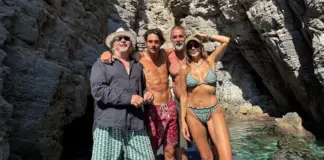 Ο Λαρισαίος Λαζόπουλος με Βανδή και Μπισμπίκη στο Αιγαίο: «Δέσποινα, σου χρωστάμε έναν Αύγουστο ο καθένας και μισό Σεπτέμβη»