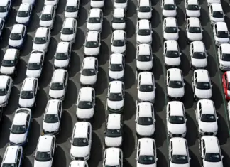ΑΑΔΕ: Πρόστιμο 1,32 εκατ. ευρώ σε επιχείρηση – Νοίκιαζε 132 αυτοκίνητα που είχε δηλώσει σε… ακινησία