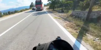 Προσήχθη ο οδηγός του βυτιοφόρου που έκανε την επικίνδυνη προσπέραση σε θεσσαλικό δρόμο – «Αν είχα αυτοκίνητο δεν θα μπορούσα να το αποφύγω», λέει ο μοτοσυκλετιστής