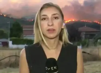 Οι πυροσβέστες στο πλευρό της ρεπόρτερ που γέλασε: Τη γνωρίζουμε από τα μέτωπα, η ένταση μπορεί να προκαλέσει μια ακούσια αντίδραση