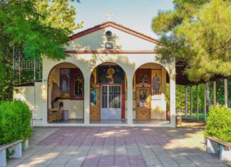 Βέβηλοι έκλεψαν Ευαγγέλιο και αφόδευσαν μέσα στο εκκλησάκι του περιοχής της Λάρισας
