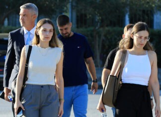 Δίκη για τα Τέμπη: «Μας φέρανε τον μπαμπά σε ένα κλειστό φέρετρο, δεν τον αποχαιρετήσαμε όπως έπρεπε»