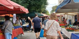 Λαϊκή αγορά στη Λάρισα: Φρέσκα προϊόντα και καλές τιμές, αλλά περιορισμένη κίνηση (φώτο)