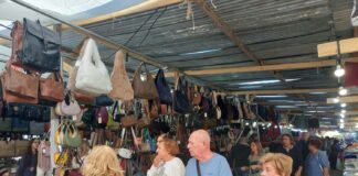 Κοσμοσυρροή στο παζάρι της Λάρισας ακόμη και τις πρωινές ώρες – Δείτε φωτογραφίες