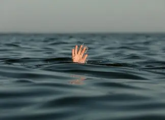 Τραγωδία στους Νέους Πόρους: Νεκρός 52χρονος που ανασύρθηκε από τη θάλασσα