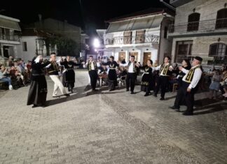 Με λαμπρότητα και κατάνυξη ο Μέγας Πανηγυρικός Εσπερινός για τη Γέννηση της Θεοτόκου στην Αιγάνη