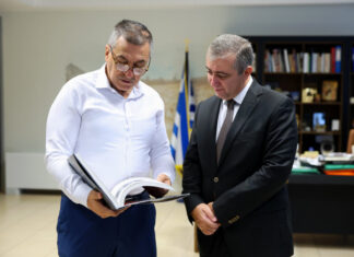 Συνάντηση του Περιφερειάρχη Θεσσαλίας Δημήτρη Κουρέτα με τον Πρέσβη του Αζερμπαϊτζάν (φωτογραφίες)