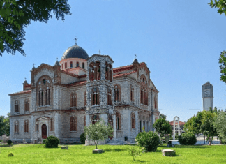 Παρουσία του μητροπολίτη κ. Ιερώνυμου ο εορτασμός των 120 χρόνων της εκκλησίας της Παναγίας στον Αμπελώνα