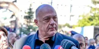 Βαρύ πένθος για τον Αχιλλέα Μπέο – Το αγαπημένο του πρόσωπο που έφυγε από τη ζωή