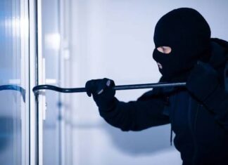 Διαρρήκτες «χτύπησαν» γνωστό καφέ στον Άγιο Νικόλαο – Τι κατέγραψαν οι κάμερες