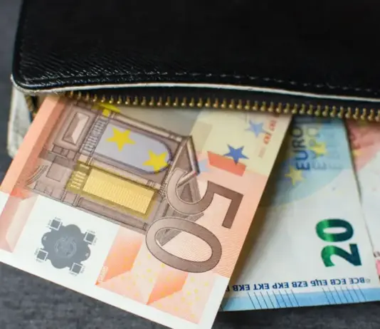 Επίδομα 400 ευρώ: Πότε πληρώνεται, ποιοι είναι δικαιούχοι και ποιοι χάνουν την ενίσχυση