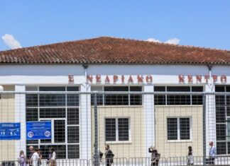«Ήταν σαν έκρηξη βόμβας»: Τις δραματικές στιγμές του δυστυχήματος στα Τέμπη περιέγραψε επιβάτιδα του βαγονιού 5