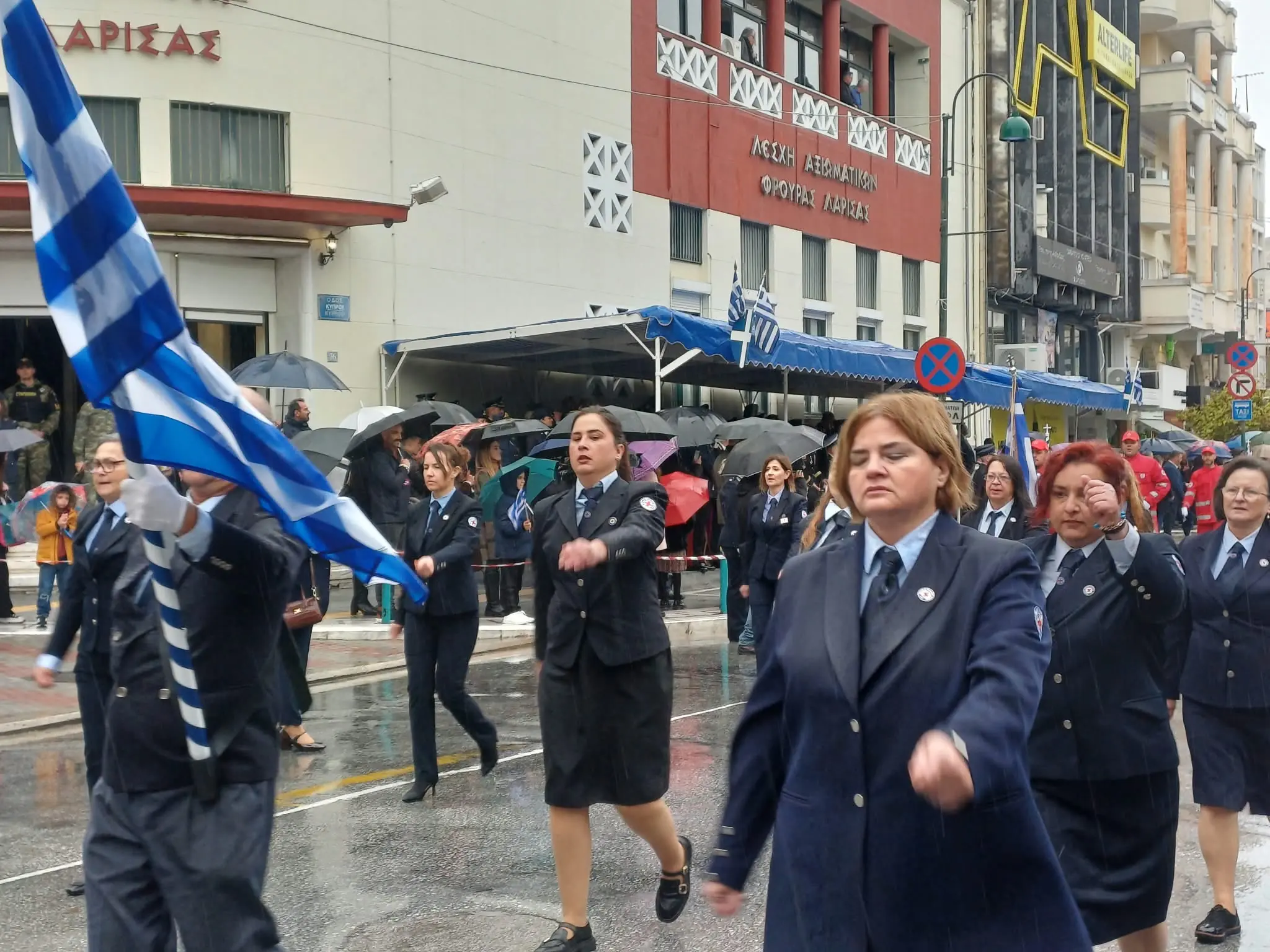 Μεγαλειώδης η μαθητική και στρατιωτική παρέλαση της Λάρισας για την 28η Οκτβρίου (φωτογραφίες και βίντεο)!