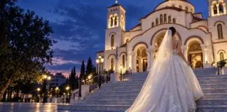 Γάμος-έκπληξη στη Λάρισα: Γνωστή αιρετή ανεβαίνει τα σκαλιά της εκκλησίας!